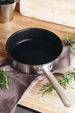 Heirol Cerasafe Pro Steelpan Met Deksel 24 Cm 3 L -Keuken Pro Verkoop heirol cerasafe pro steelpan met deksel 24 cm 3 l 5